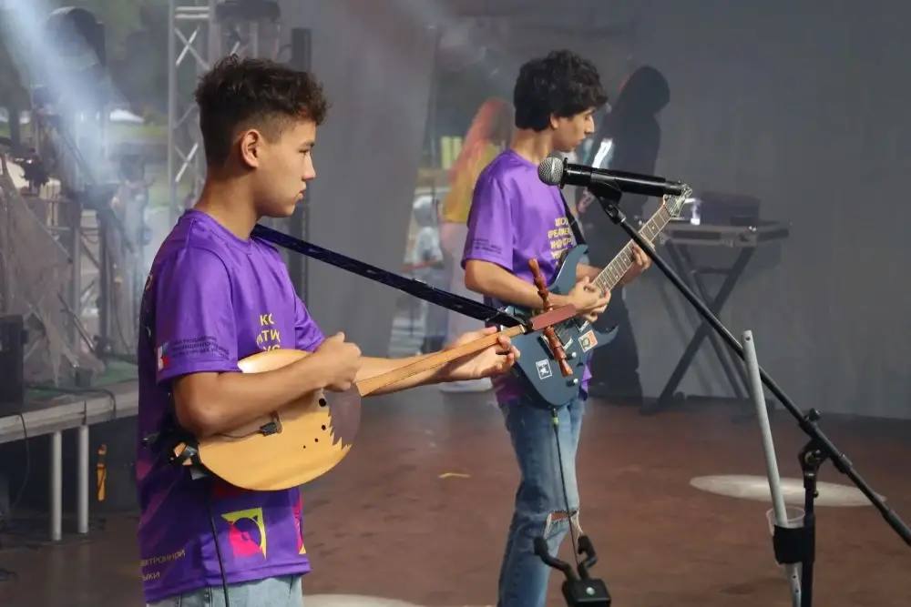 Фестиваль современной электронной этнической музыки «Наа н» из Школы креативных индустрий выступит в театре «Геликон-опера» в Москве