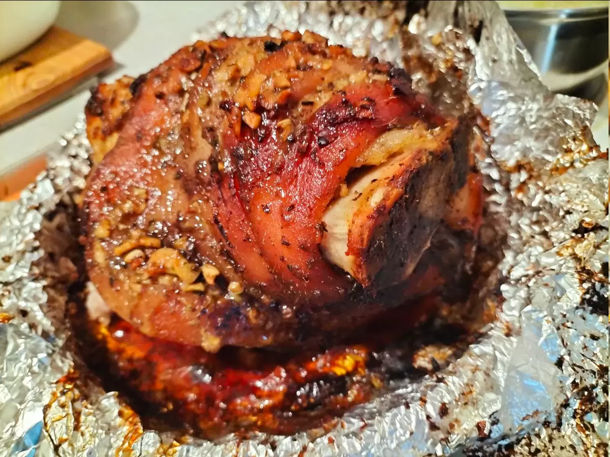 Нежная свиная рулька в фольге: рецепт, который покорит сердце