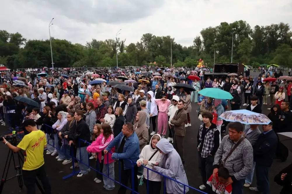 Фестиваль современной электронной этнической музыки «Наа н» из Школы креативных индустрий выступит в театре «Геликон-опера» в Москве Фестиваль современной электронной этнической музыки «Наа н» из Школы креативных индустрий выступит в театре «Геликон-опера» в Москве