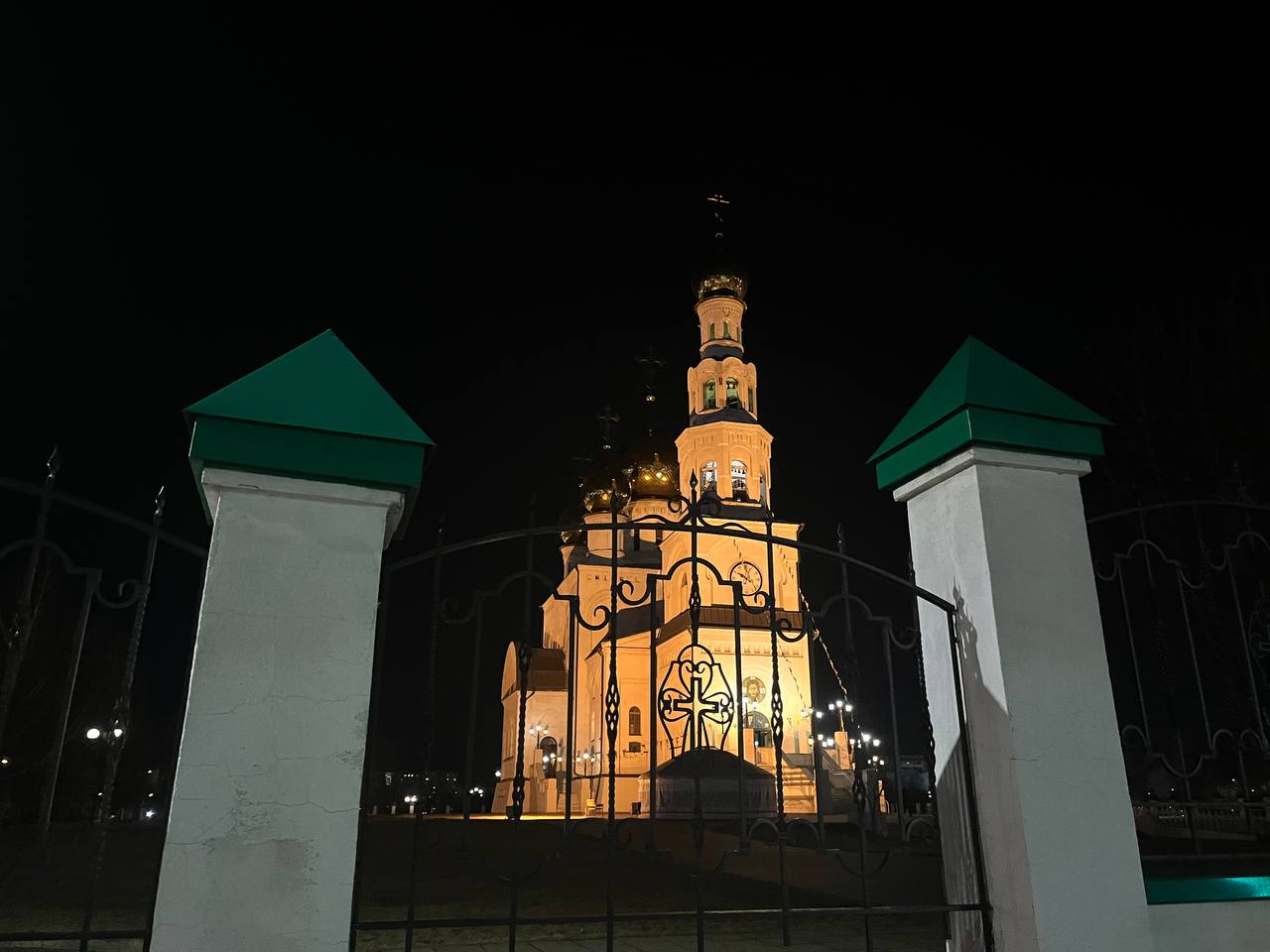 Светлая Пасха - праздник духовной добродетели, христианских и общечеловеческих ценностей Светлая Пасха - праздник духовной добродетели, христианских и общечеловеческих ценностей