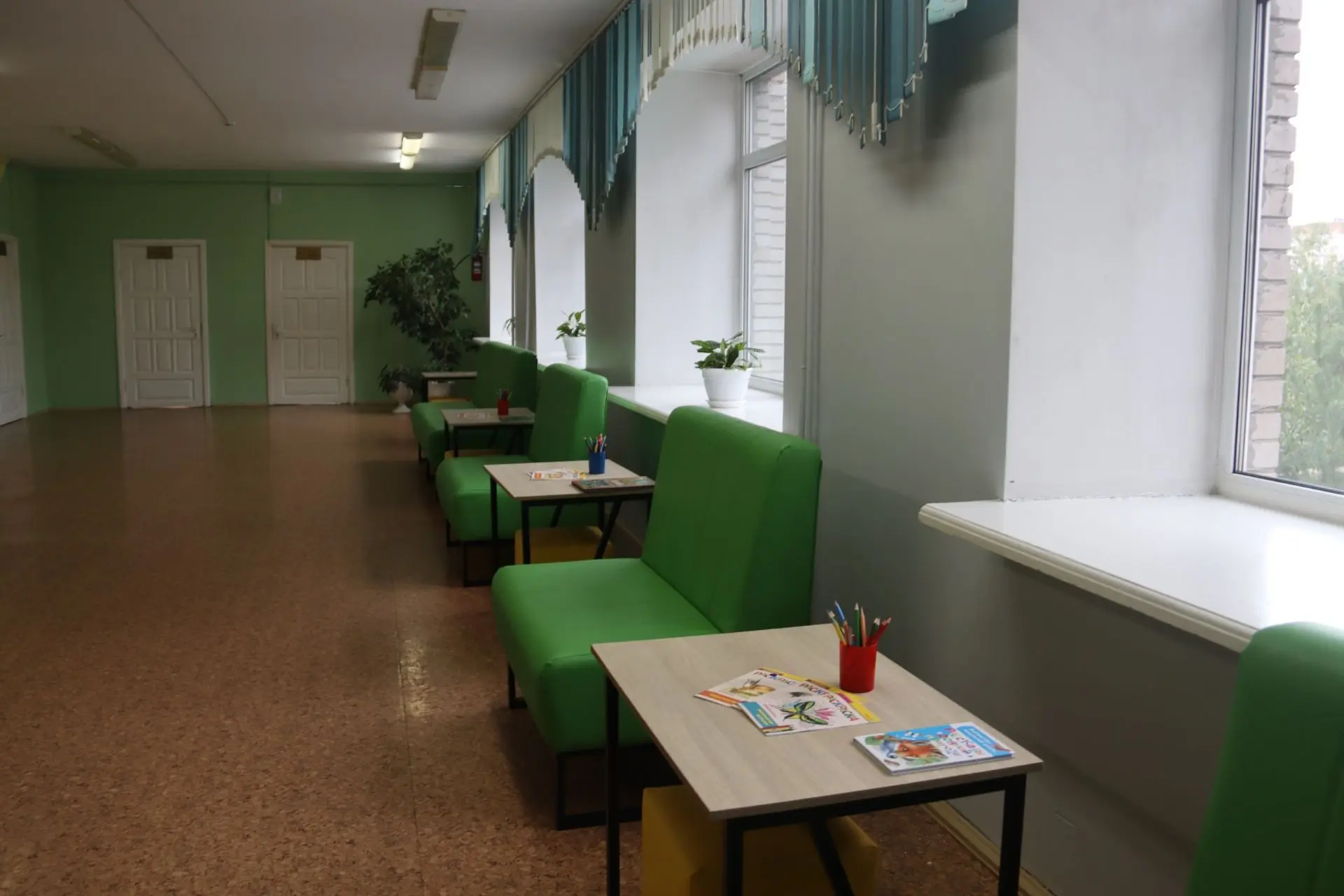 Двое Почётных граждан Абакана = школа № 26. Из воспоминаний Н.Г. Булакина о времени работы Г.А. Вяткина в Верховном Совете Хакасии: «Как-то мы с Геннадием Африкановичем выехали в посёлок МПС Двое Почётных граждан Абакана = школа № 26. Из воспоминаний Н.Г. Булакина о времени работы Г.А. Вяткина в Верховном Совете Хакасии: «Как-то мы с Геннадием Африкановичем выехали в посёлок МПС