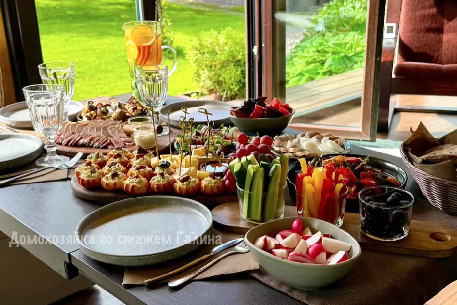 Летние встречи: вкусные ужины и теплые воспоминания с друзьями