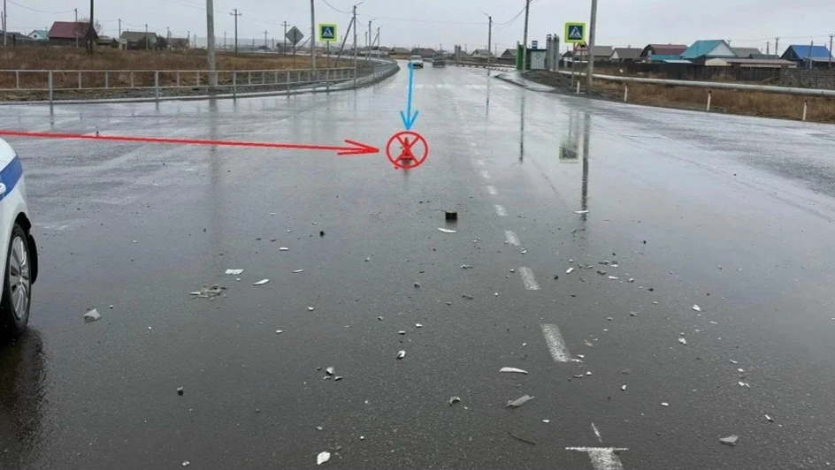 6-летнего ребёнка сбили в Саяногорске, он внезапно выехал на дорогу на самокате из-за припаркованных авто