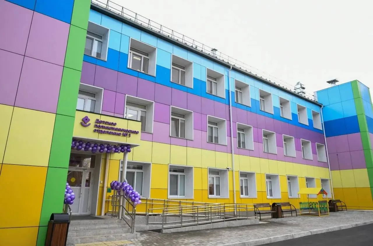 Внимание родители Абакана. С 13 апреля 2026 года дневной стационар Республиканской детской клинической больницы снова открыт в здании Консультативно-диагностического центра по адресу: г. Абакан, ул. Чертыгашева, 59, стр