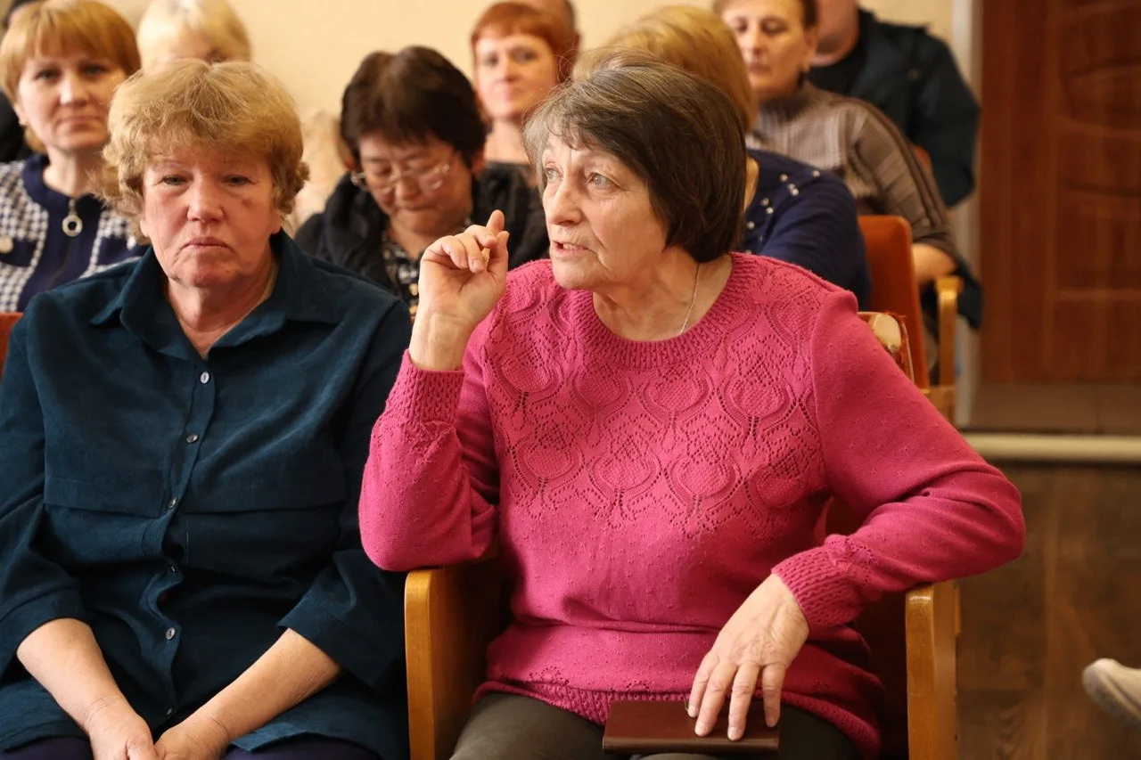 Глава республиканского парламента встретился с жителями села Ефремкино в Ширинском районе Глава республиканского парламента встретился с жителями села Ефремкино в Ширинском районе