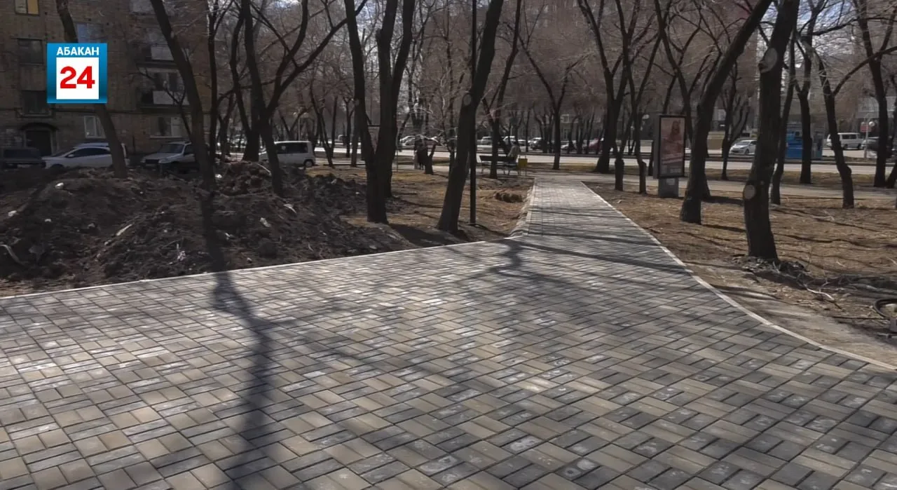 В будущий абаканский Сквер предпринимателей завезли детали для габионов и приступили к их монтажу, натянули тросы для «звёздного неба» - его прокладку завершат на этой неделе В будущий абаканский Сквер предпринимателей завезли детали для габионов и приступили к их монтажу, натянули тросы для «звёздного неба» - его прокладку завершат на этой неделе