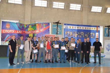 В Хакасии прошёл лично-командный Чемпионат «Динамо» по гиревому спорту