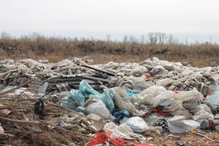 Мусор и смрад: в Усть-Абаканском районе разрастается свалка