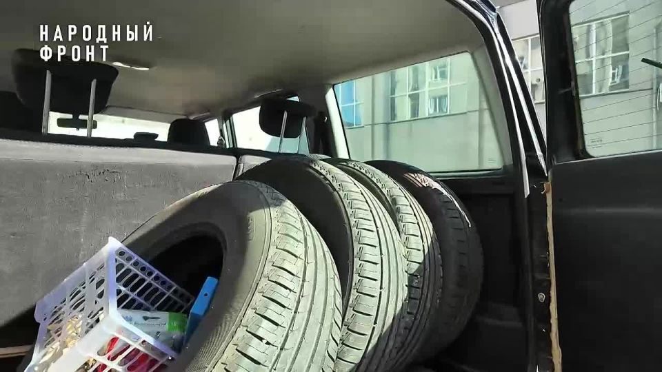 Налоговая служба передала внедорожник для бойцов из Хакасии