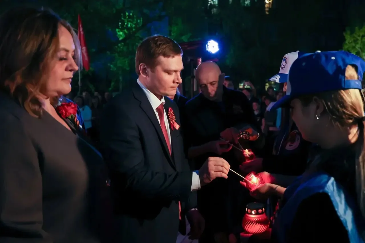 Новый этап акции «Подвиги отцов — крылья сыновей»: Глава Хакасии принял участие в открытии сквера «Звезда» в Черногорске Новый этап акции «Подвиги отцов — крылья сыновей»: Глава Хакасии принял участие в открытии сквера «Звезда» в Черногорске