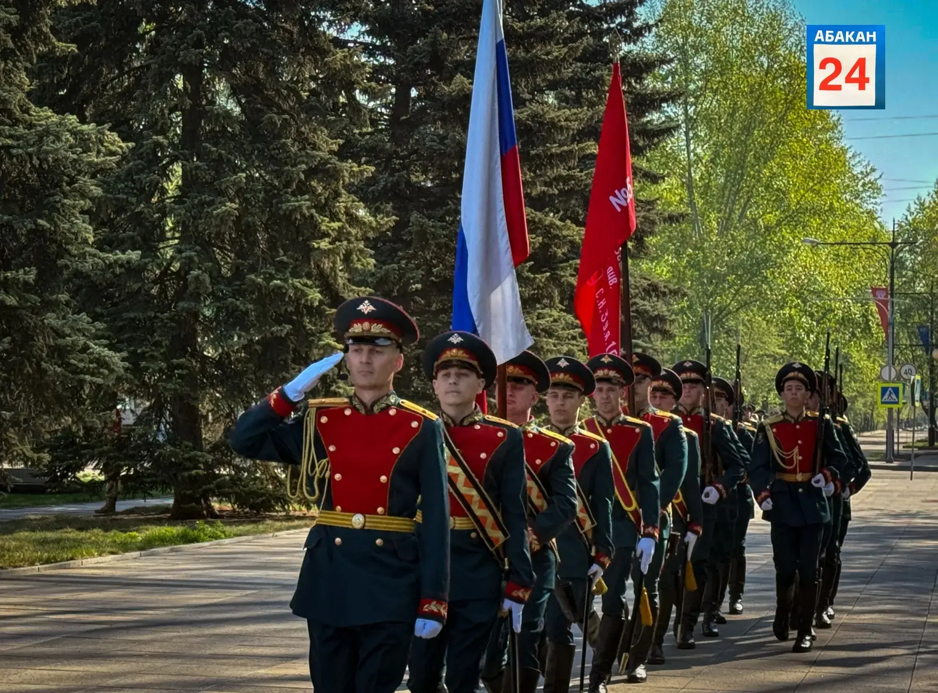 Ритуал Памяти проходит у Вечного огня в Парке Победы Абакана