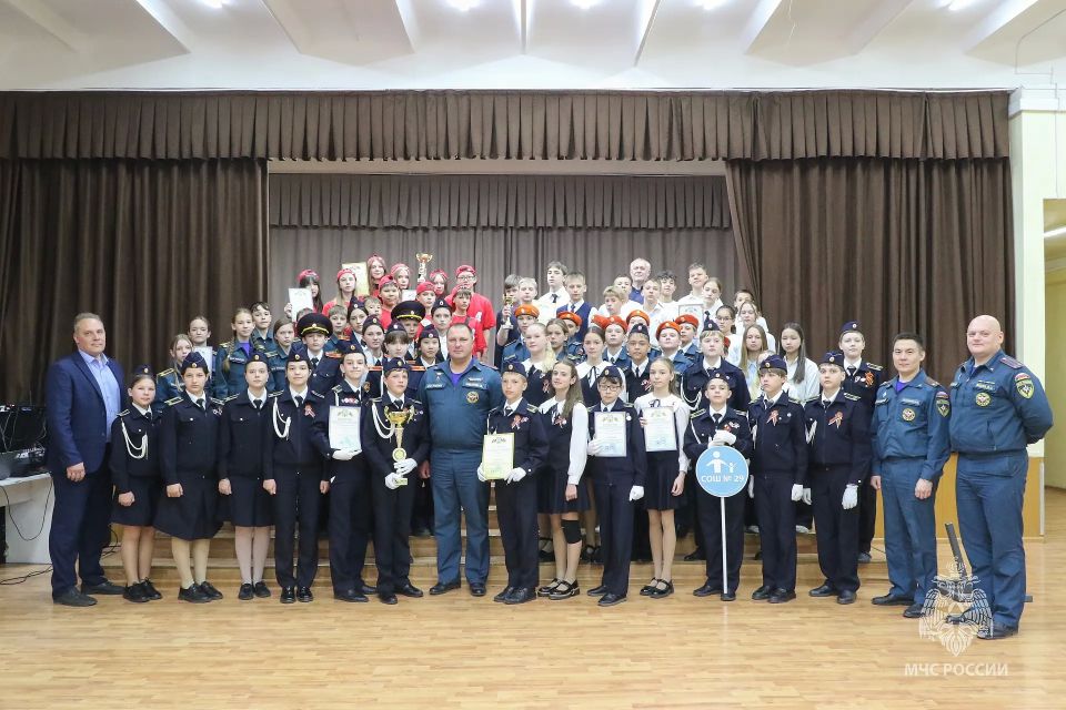 Наградили чемпионов!. В абаканской школе №29 прошло торжественное награждение победителей муниципального этапа соревнований «Школа безопасности» Наградили чемпионов!. В абаканской школе №29 прошло торжественное награждение победителей муниципального этапа соревнований «Школа безопасности»
