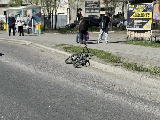 В Абакане водитель без прав проскочил на красный и сбил 14-летнего велосипедиста В Абакане водитель без прав проскочил на красный и сбил 14-летнего велосипедиста