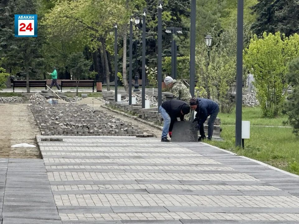 В Парке Победы Абакана возобновились ремонтные работы, на объект вышли два подрядчика В Парке Победы Абакана возобновились ремонтные работы, на объект вышли два подрядчика