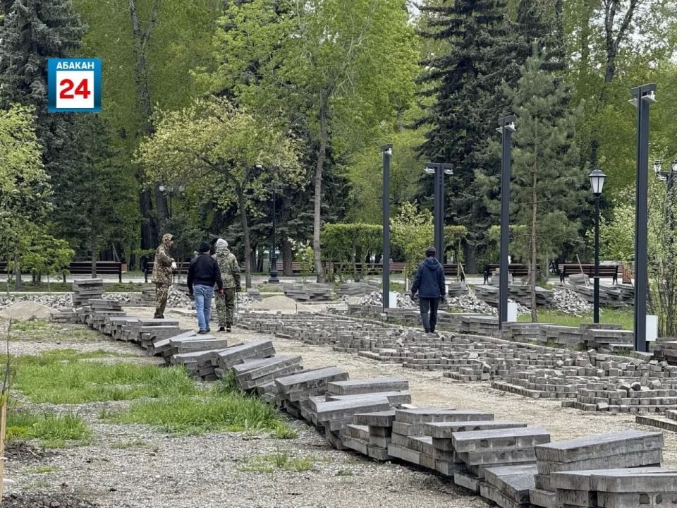 В Парке Победы Абакана возобновились ремонтные работы, на объект вышли два подрядчика В Парке Победы Абакана возобновились ремонтные работы, на объект вышли два подрядчика
