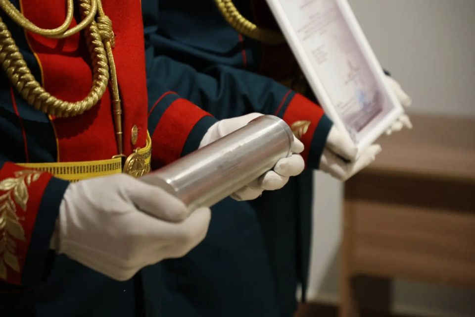 Символ мужества воинов – земля из легендарной Брестской крепости передана в Хакасию Символ мужества воинов – земля из легендарной Брестской крепости передана в Хакасию