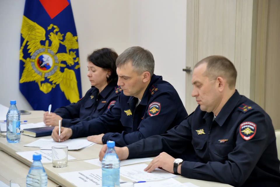 В МВД по Республике Хакасия на заседании Оперативного штаба обсудили вопросы подготовки к летней оздоровительной кампании В МВД по Республике Хакасия на заседании Оперативного штаба обсудили вопросы подготовки к летней оздоровительной кампании