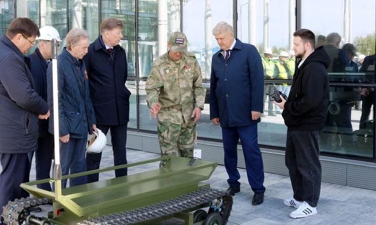 Анатолий Серышев передал необходимое оборудование военнослужащим батальона «СКИФ»