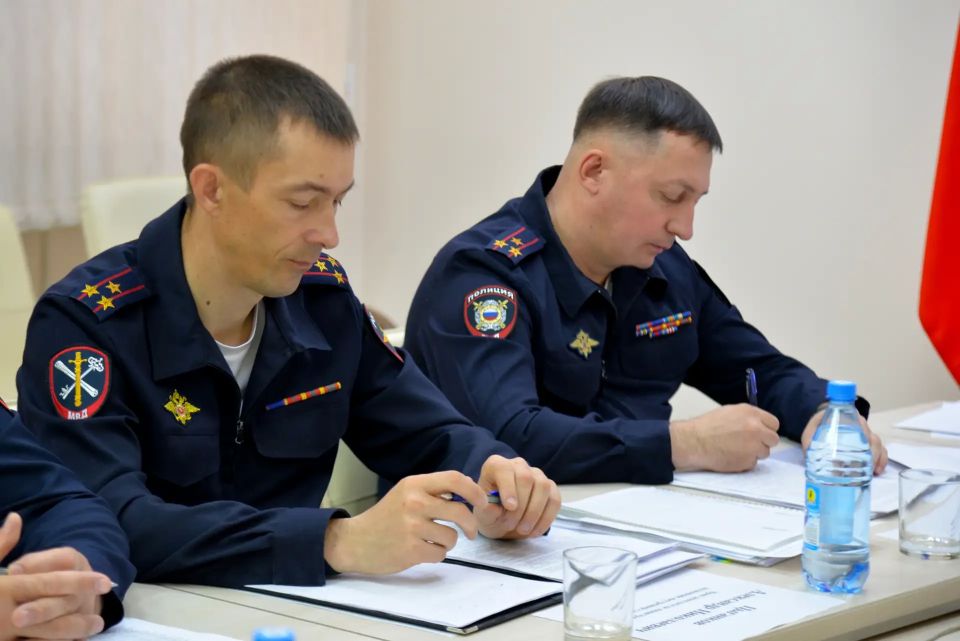 В МВД по Республике Хакасия на заседании Оперативного штаба обсудили вопросы подготовки к летней оздоровительной кампании В МВД по Республике Хакасия на заседании Оперативного штаба обсудили вопросы подготовки к летней оздоровительной кампании