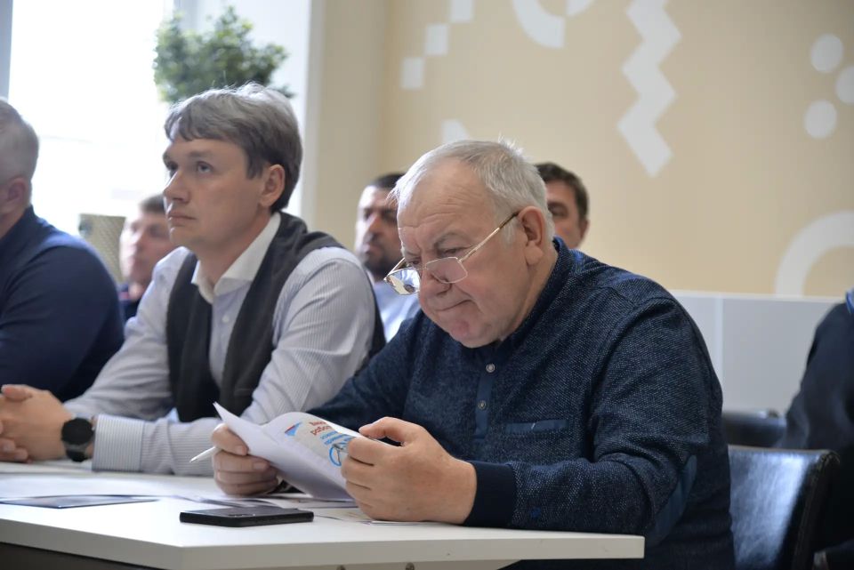 МВД по Республике Хакасия инициировало проведение рабочей встречи с работодателями и представителями этнических организаций региона с целью разъяснения требований миграционного законодательства МВД по Республике Хакасия инициировало проведение рабочей встречи с работодателями и представителями этнических организаций региона с целью разъяснения требований миграционного законодательства