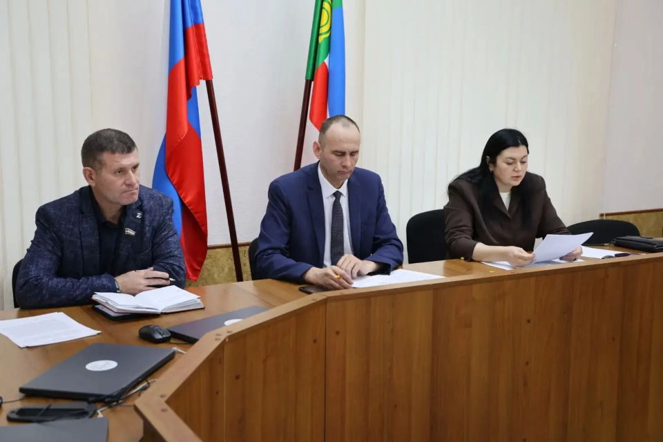 Эксперты парламента обсудили, как уберечь студентов и школьников от цифрового обмана летом