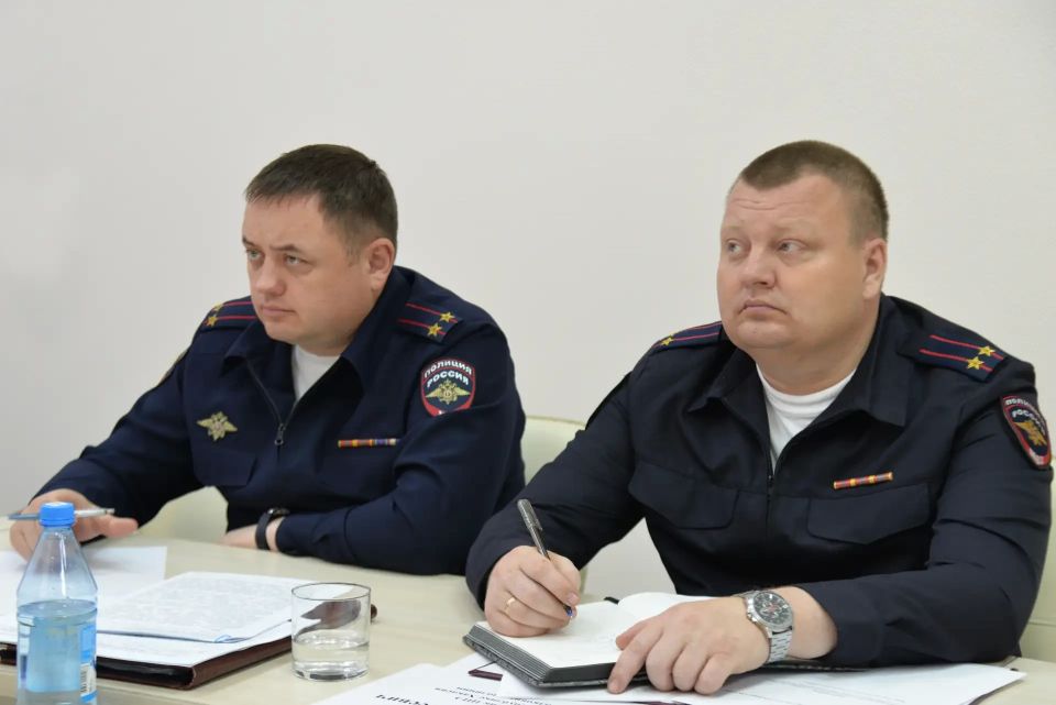 В МВД по Республике Хакасия на заседании Оперативного штаба обсудили вопросы подготовки к летней оздоровительной кампании В МВД по Республике Хакасия на заседании Оперативного штаба обсудили вопросы подготовки к летней оздоровительной кампании