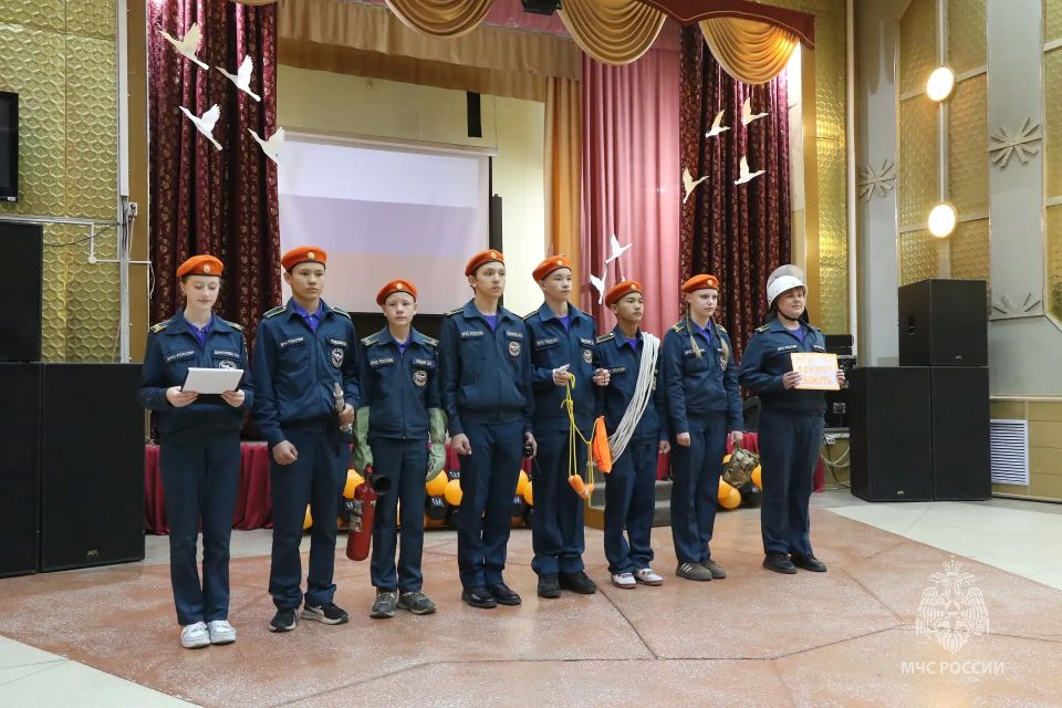 Юные пожарные Хакасии определили сильнейшего! Юные пожарные Хакасии определили сильнейшего!