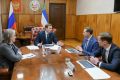 Глава Хакасии встретился с представителями "Сбера"