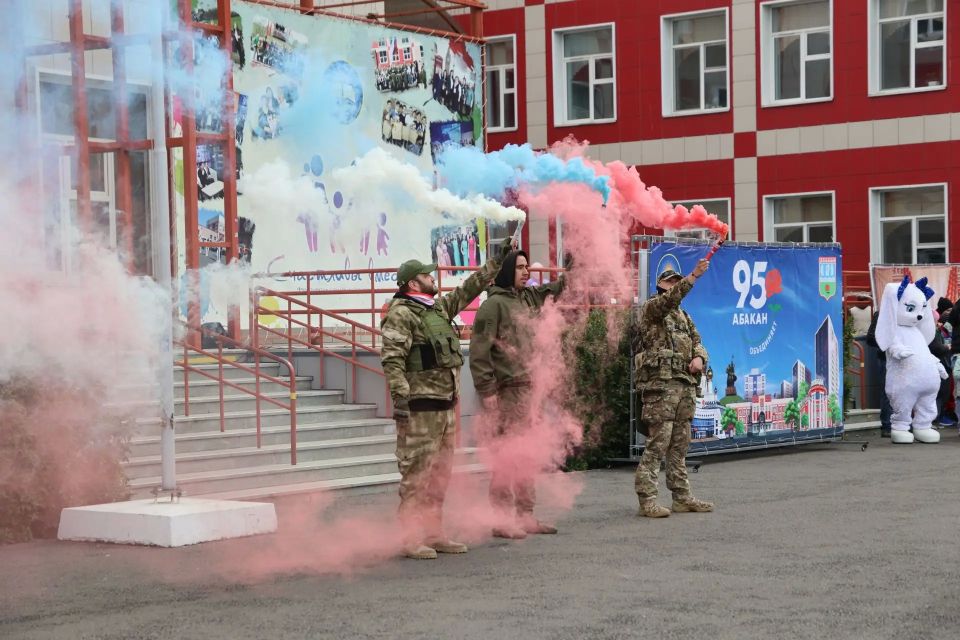 Семейные традиции – это фундамент, на котором строится крепкое общество Семейные традиции – это фундамент, на котором строится крепкое общество