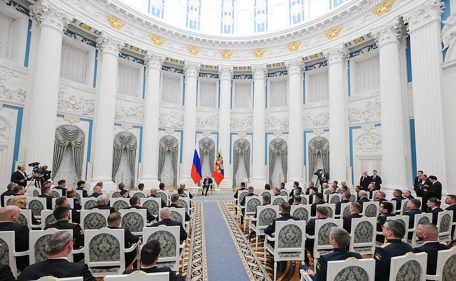 От защиты Родины — к служению людям От защиты Родины — к служению людям