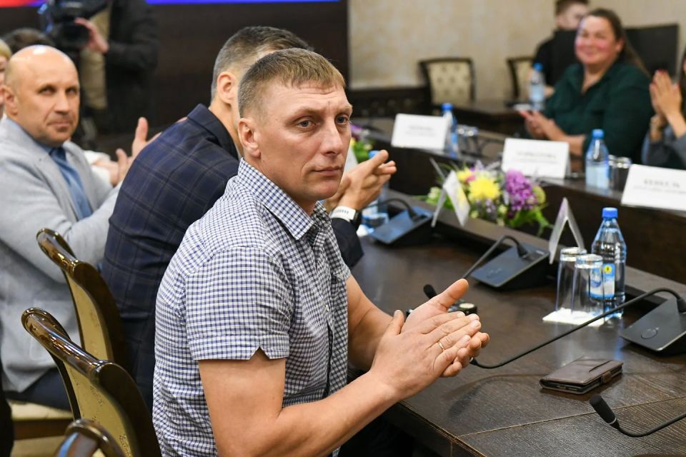 В День российского предпринимательства лучшим представителям отрасли вручили правительственные награды В День российского предпринимательства лучшим представителям отрасли вручили правительственные награды