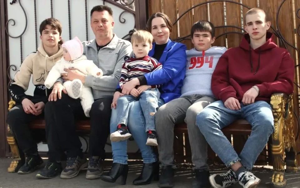 Шесть семей победителей регионального этапа Всероссийского конкурса «Семья года»- 2026 представят Хакасию в Москве