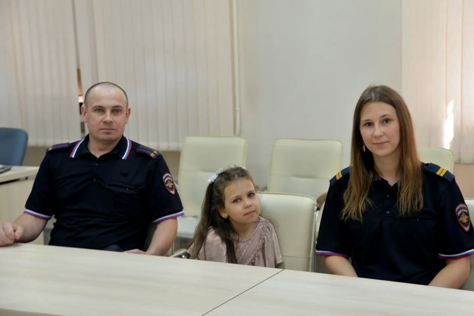 Общественный совет при МВД по Республике Хакасия наградил победителей регионального этапа Всероссийского конкурса детского творчества «Полицейский Дядя Стёпа» Общественный совет при МВД по Республике Хакасия наградил победителей регионального этапа Всероссийского конкурса детского творчества «Полицейский Дядя Стёпа»
