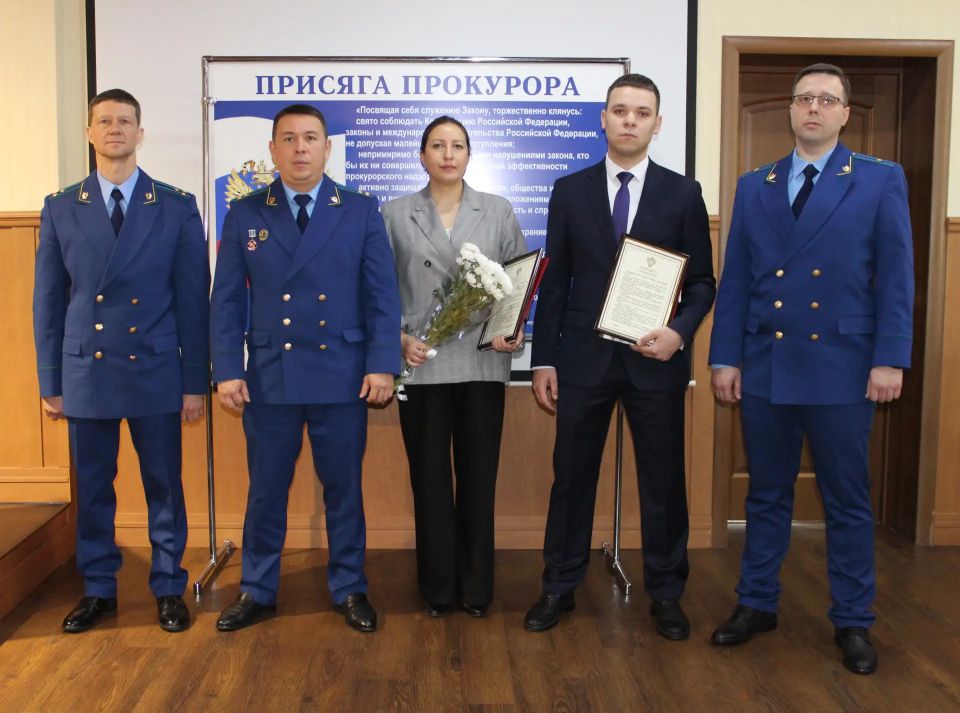 В прокуратуре республики молодые работники в торжественной обстановке приняли Присягу прокурора В прокуратуре республики молодые работники в торжественной обстановке приняли Присягу прокурора