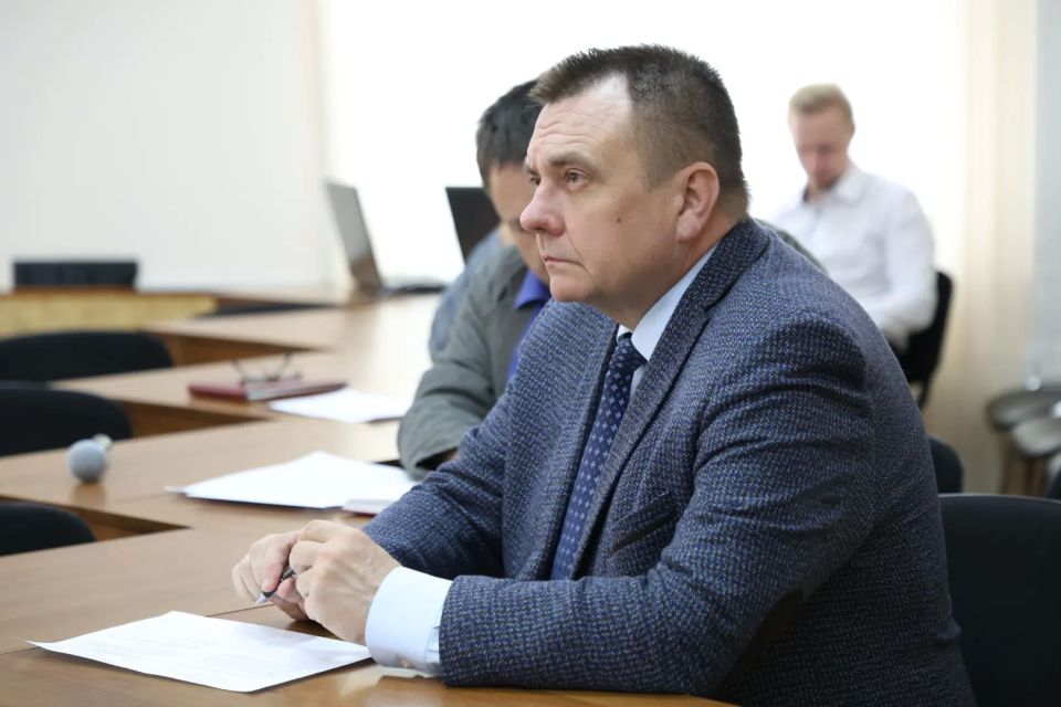 Эксперты парламента обсудили обновление общественного транспорта в Хакасии Эксперты парламента обсудили обновление общественного транспорта в Хакасии