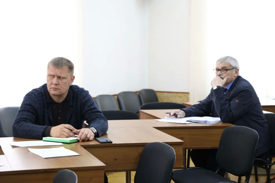 Эксперты парламента обсудили обновление общественного транспорта в Хакасии Эксперты парламента обсудили обновление общественного транспорта в Хакасии