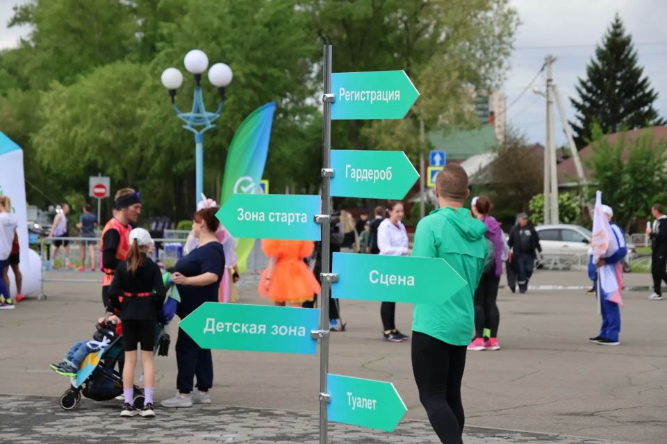 Несмотря на дождливую погоду, в минувшую субботу в столице Хакасии состоялся тринадцатый ежегодный «Зелёный марафон» от «Сбербанка» Несмотря на дождливую погоду, в минувшую субботу в столице Хакасии состоялся тринадцатый ежегодный «Зелёный марафон» от «Сбербанка»
