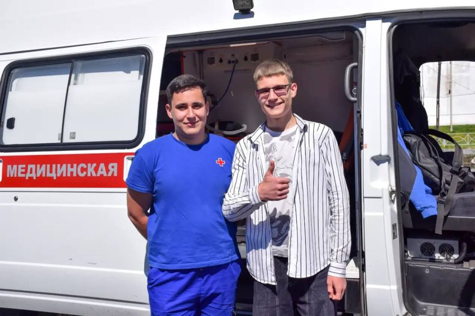 Детвору Таштыпского района познакомили с работой службы скорой помощи Детвору Таштыпского района познакомили с работой службы скорой помощи