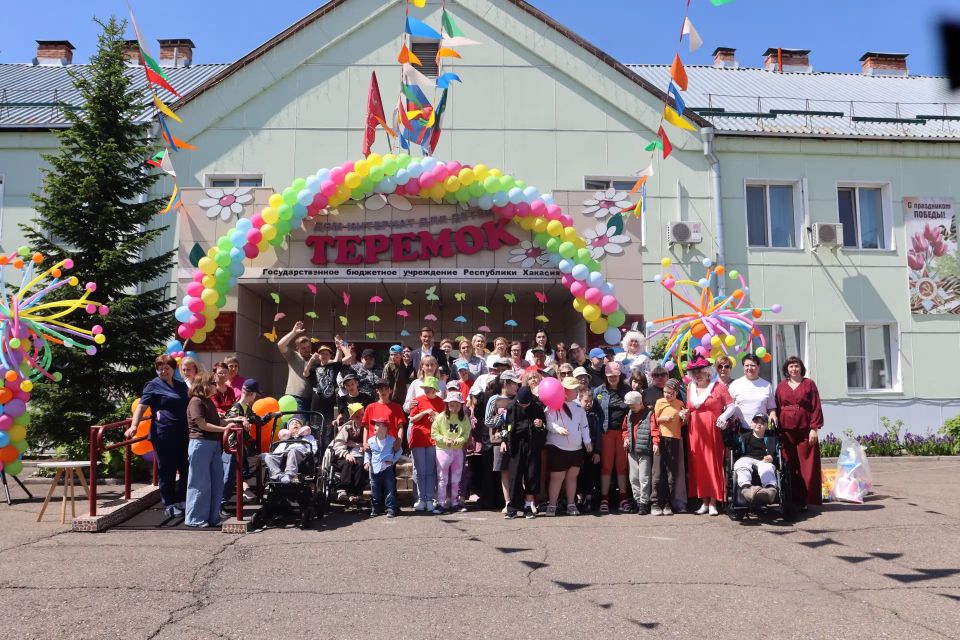 Каждый ребенок имеет право быть счастливым! Каждый ребенок имеет право быть счастливым!