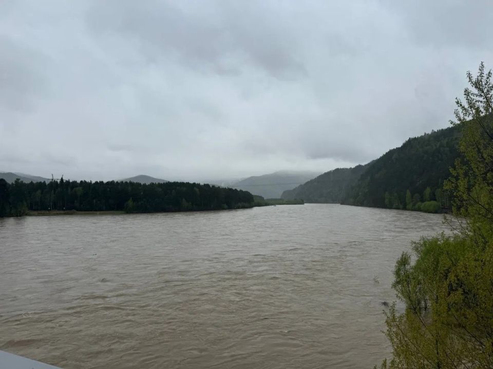 Уровень воды падает в Абазе