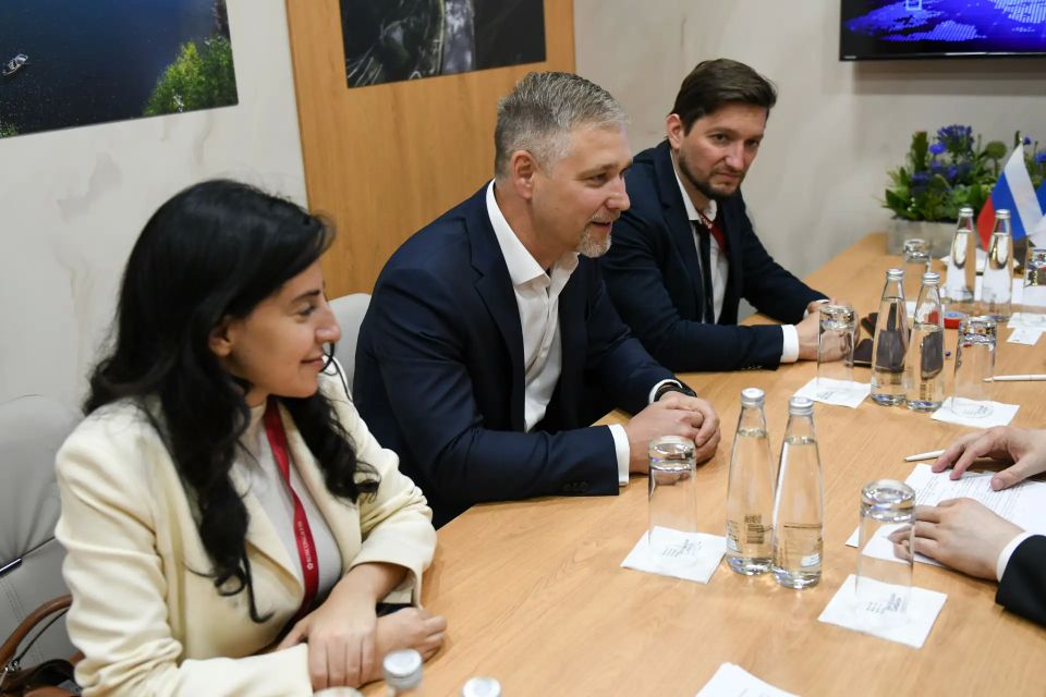 Валентин Коновалов: Партнёрство Хакасии и «Туту» выходит на новый уровень благодаря подписанному на ПМЭФ 2026 соглашению о сотрудничестве Валентин Коновалов: Партнёрство Хакасии и «Туту» выходит на новый уровень благодаря подписанному на ПМЭФ 2026 соглашению о сотрудничестве