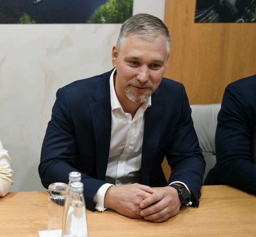 Валентин Коновалов: Партнёрство Хакасии и «Туту» выходит на новый уровень благодаря подписанному на ПМЭФ 2026 соглашению о сотрудничестве Валентин Коновалов: Партнёрство Хакасии и «Туту» выходит на новый уровень благодаря подписанному на ПМЭФ 2026 соглашению о сотрудничестве