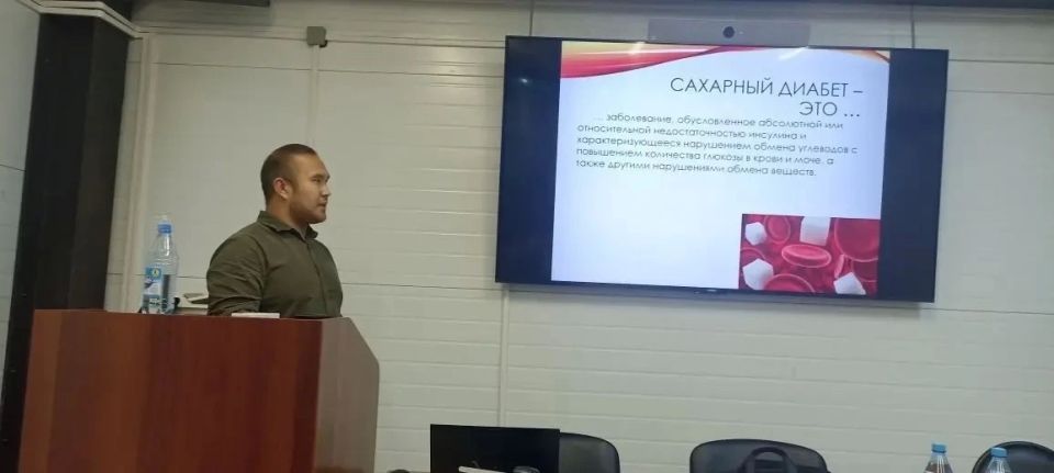 Врачи Хакасии продолжают проводить важные лекции в трудовых коллективах республики
