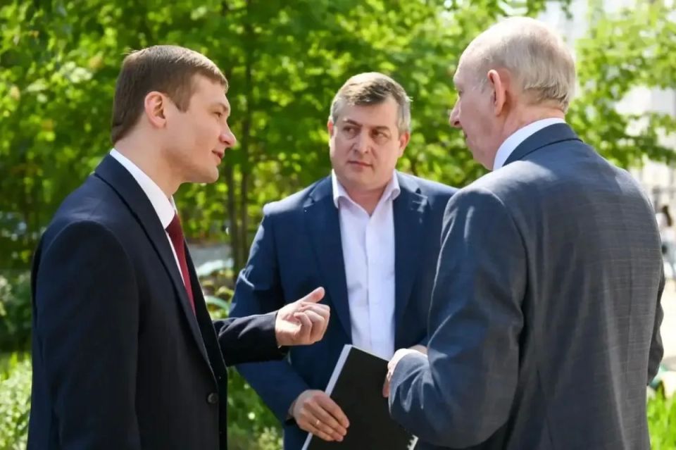 Глава Хакасии проверил ход капремонта многоквартирных домов в Абакане Глава Хакасии проверил ход капремонта многоквартирных домов в Абакане