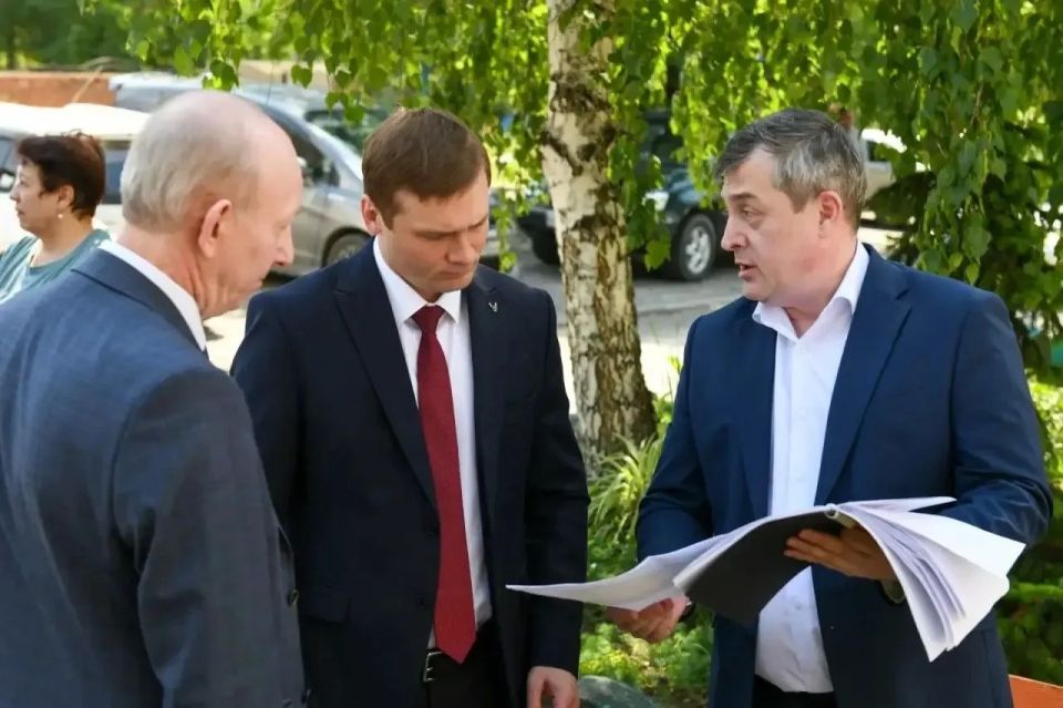 Глава Хакасии проверил ход капремонта многоквартирных домов в Абакане Глава Хакасии проверил ход капремонта многоквартирных домов в Абакане