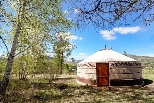 Стилизованную хакасскую юрту открыли на Тропе предков Стилизованную хакасскую юрту открыли на Тропе предков