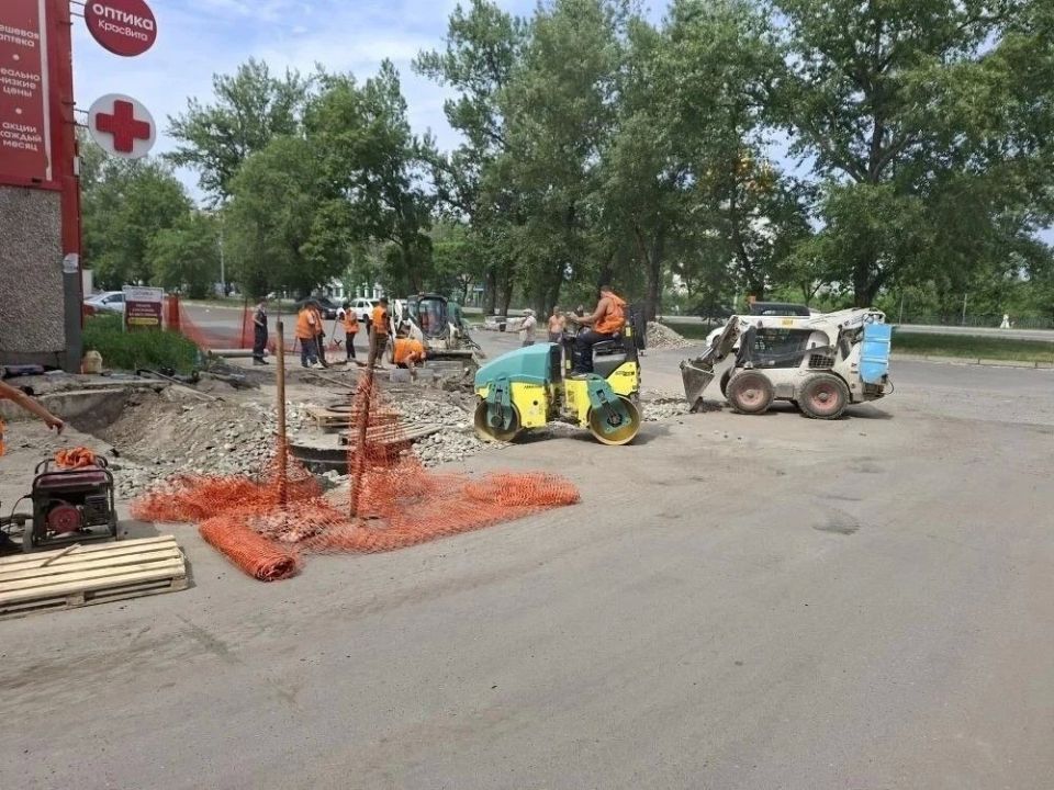 Ливневую канализацию обустраивают на проспекте Дружбы Народов в Абакане Ливневую канализацию обустраивают на проспекте Дружбы Народов в Абакане