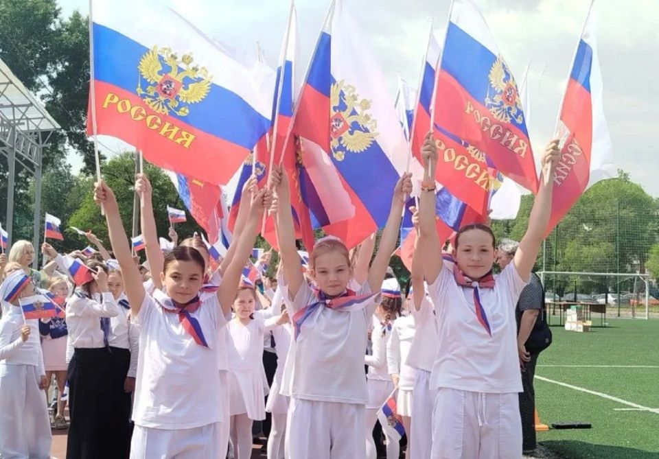 В Абакане прошёл фестиваль «Zащитим мир творчеством»