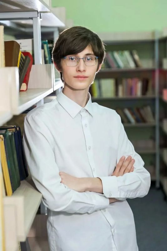 Валентин Коновалов: Шесть выпускников Хакасии получили 100 баллов на ЕГЭ по химии, истории и литературе Валентин Коновалов: Шесть выпускников Хакасии получили 100 баллов на ЕГЭ по химии, истории и литературе