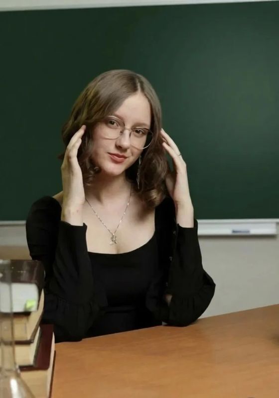 Валентин Коновалов: Шесть выпускников Хакасии получили 100 баллов на ЕГЭ по химии, истории и литературе Валентин Коновалов: Шесть выпускников Хакасии получили 100 баллов на ЕГЭ по химии, истории и литературе